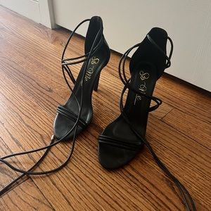 Black lace up straps Heels super sexy. Size 8